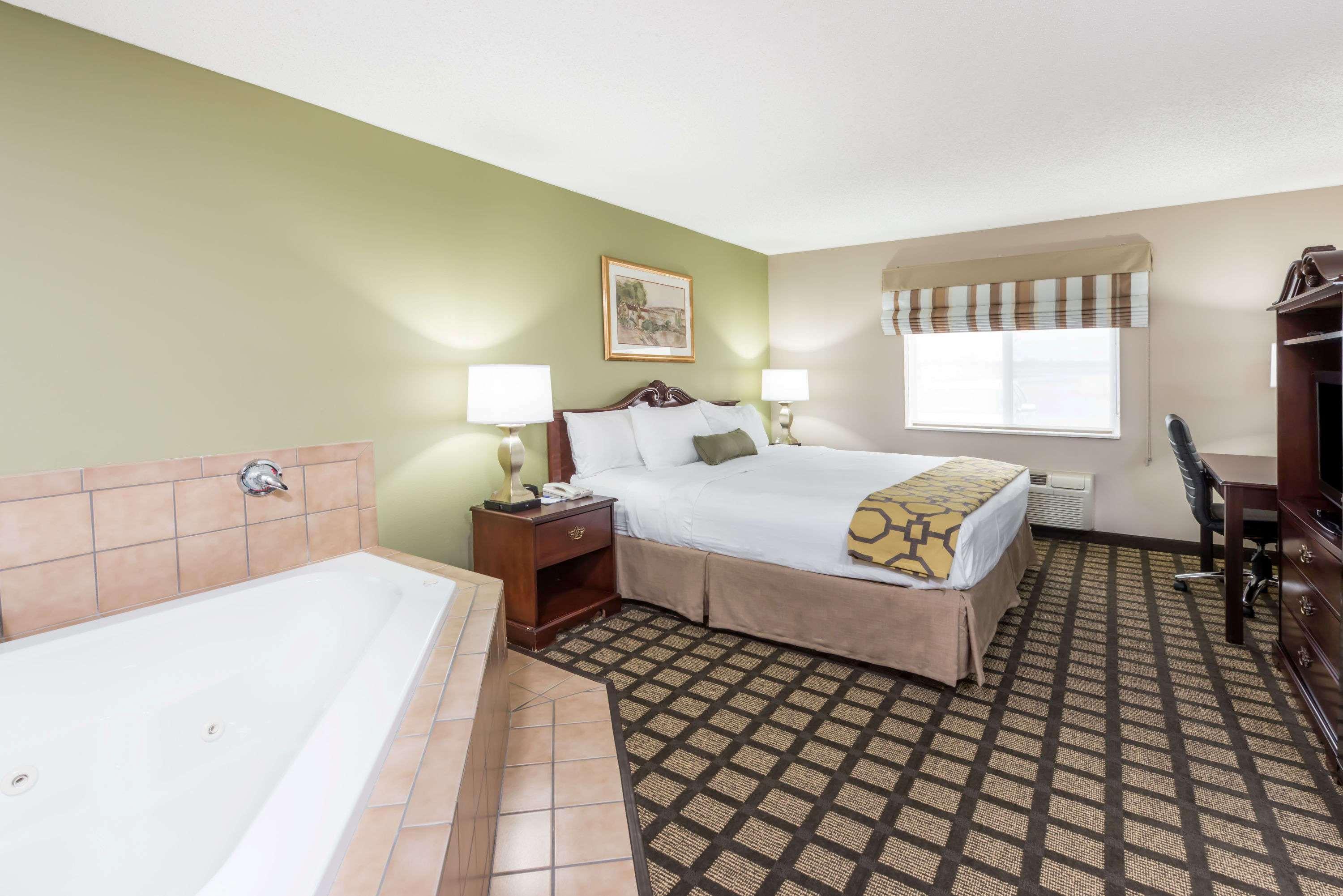 Baymont By Wyndham Fulton Exterior foto