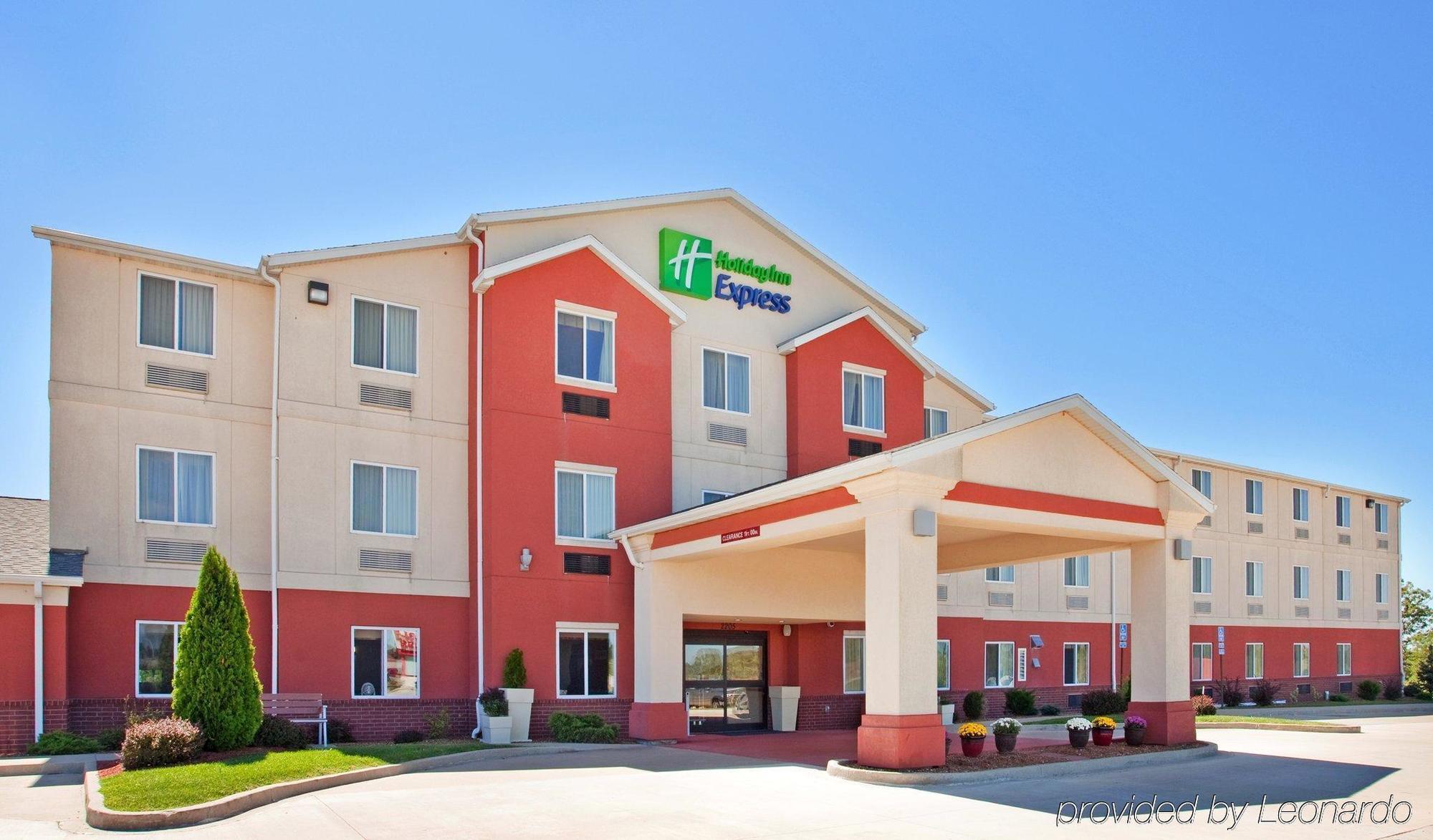 Baymont By Wyndham Fulton Exterior foto